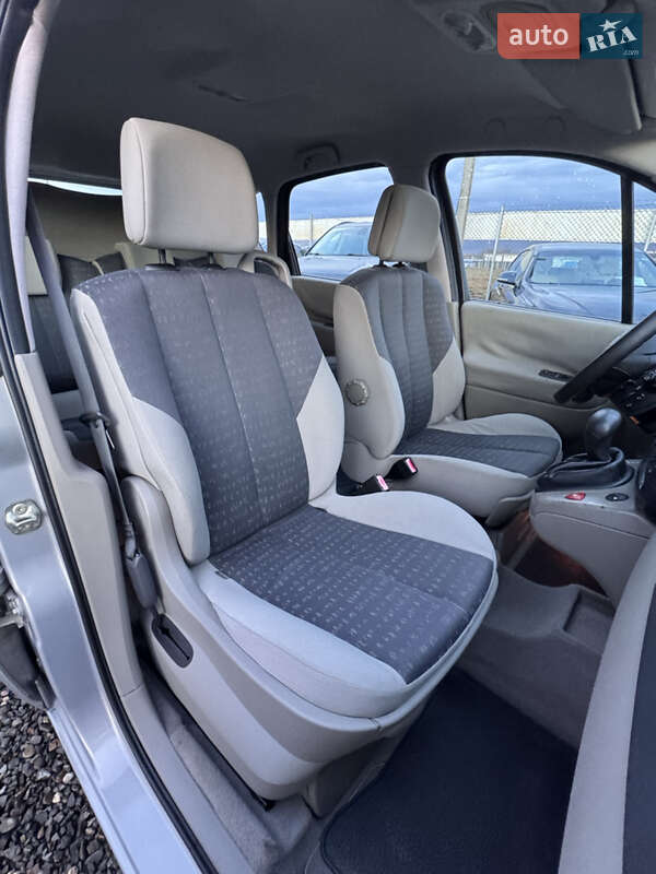 Минивэн Renault Scenic 2005 в Виноградове