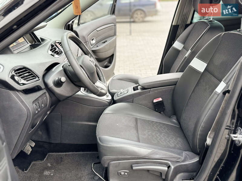 Мінівен Renault Scenic 2011 в Тернополі