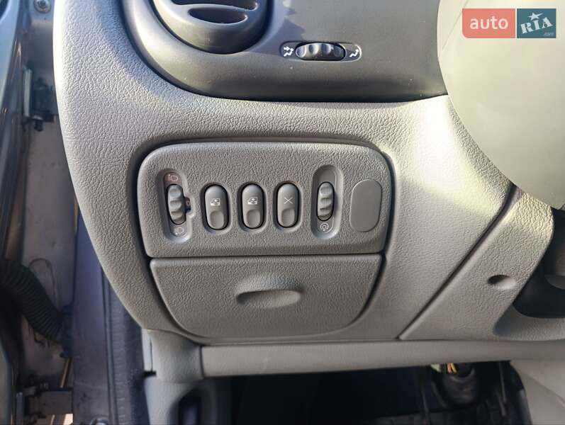 Минивэн Renault Scenic 2000 в Ужгороде