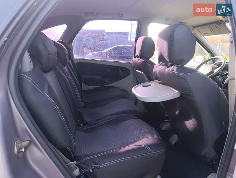 Минивэн Renault Scenic 2000 в Ужгороде