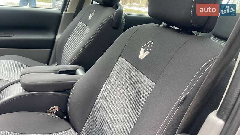 Минивэн Renault Scenic 2005 в Дрогобыче