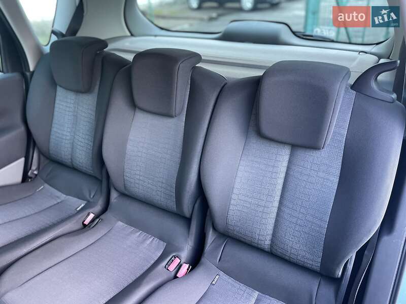 Мінівен Renault Scenic 2008 в Сумах фото 27 Мінівен Renault Scenic 2008 в Сумах