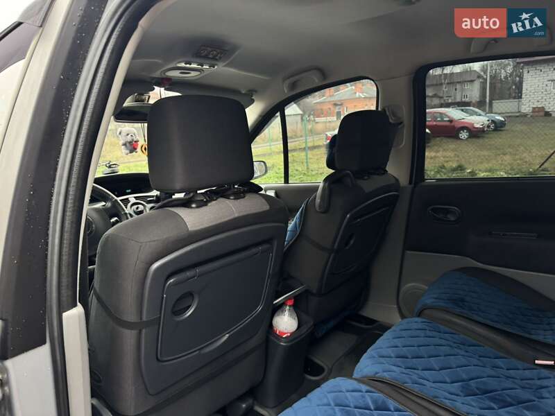 Мінівен Renault Scenic 2003 в Володимирі