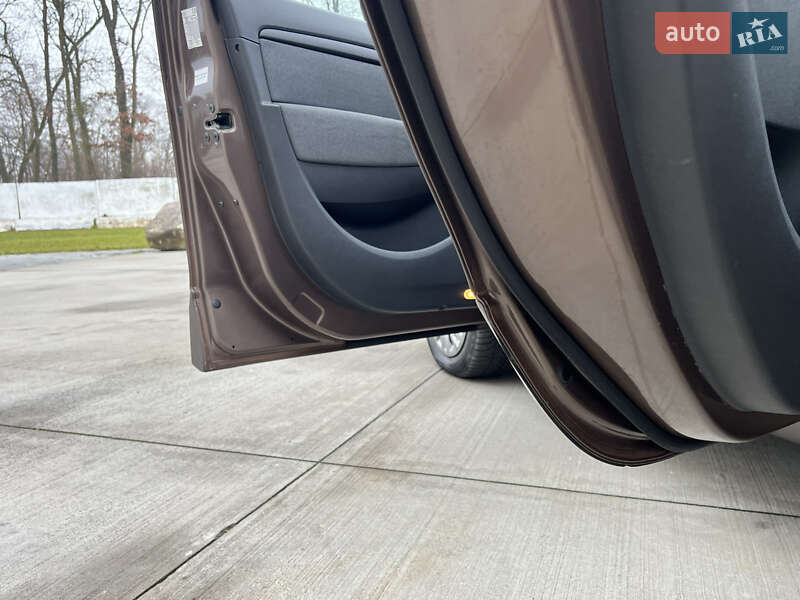 Минивэн Renault Scenic 2011 в Луцке фото 142 Минивэн Renault Scenic 2011 в Луцке