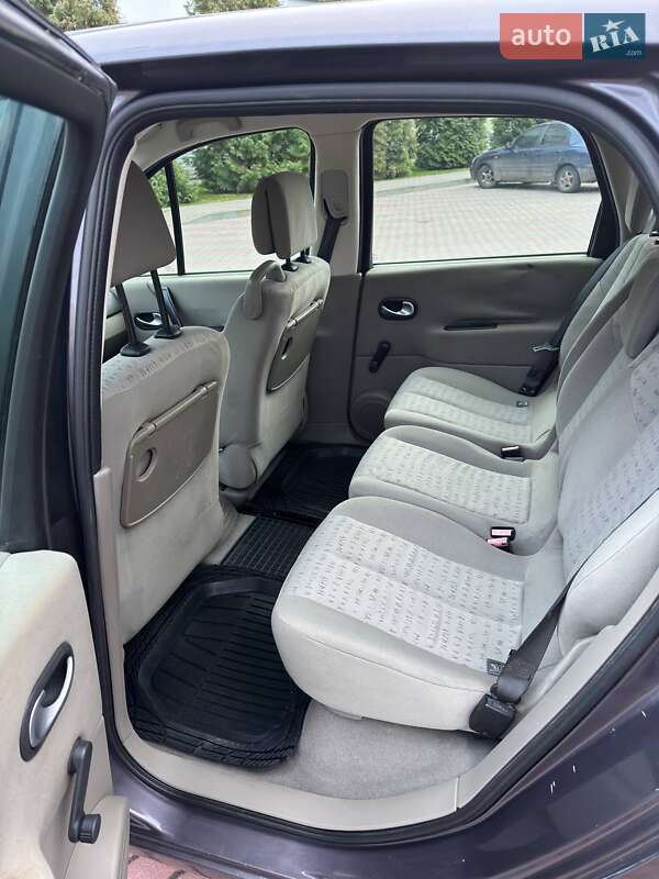 Мінівен Renault Scenic 2005 в Сумах