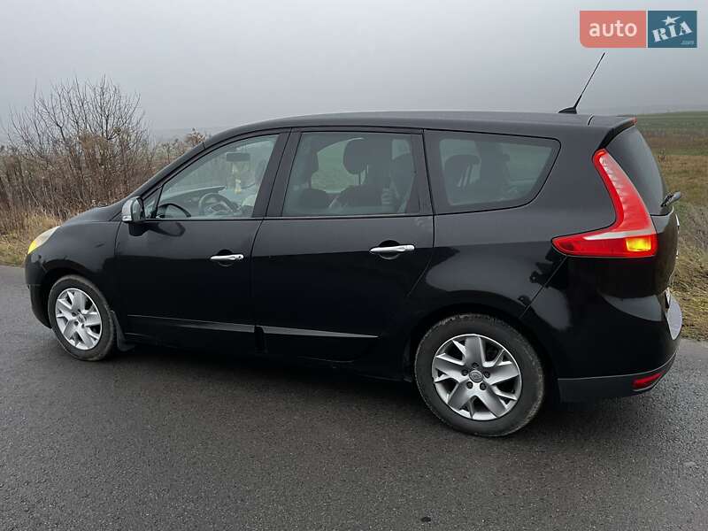 Минивэн Renault Scenic 2011 в Костополе