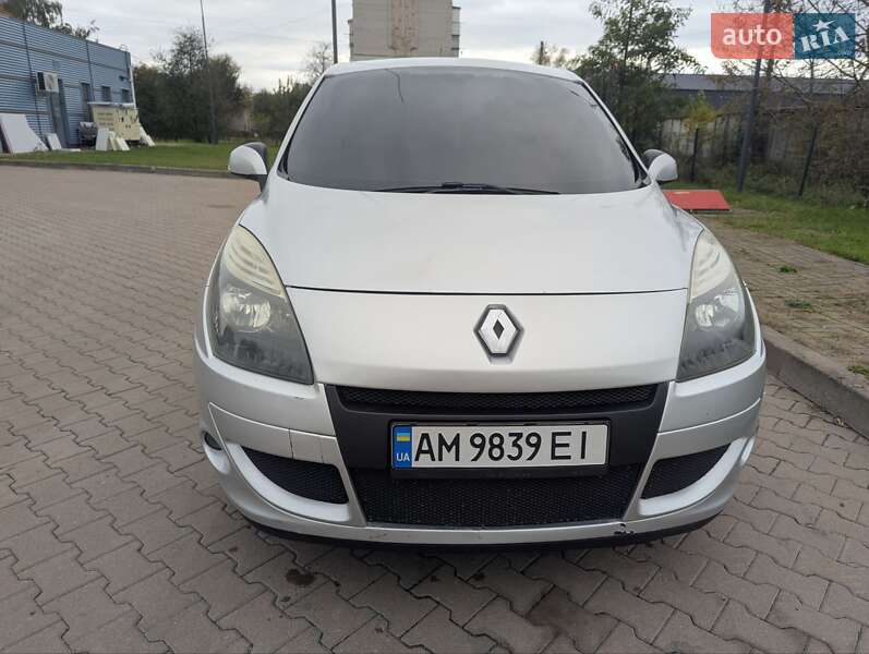 Мінівен Renault Scenic 2010 в Житомирі