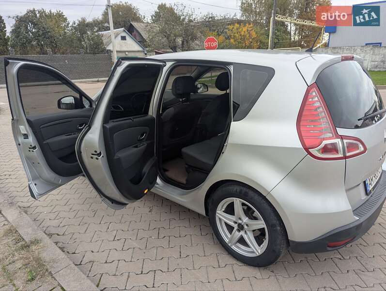 Мінівен Renault Scenic 2010 в Житомирі