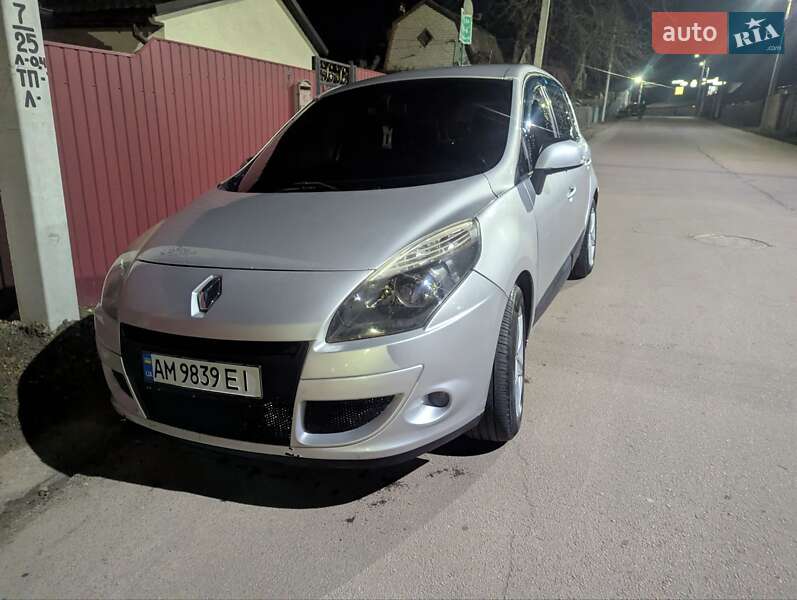 Мінівен Renault Scenic 2010 в Житомирі