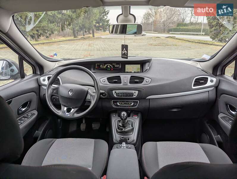 Минивэн Renault Scenic 2014 в Дубно