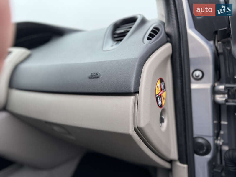 Мінівен Renault Scenic 2004 в Києві