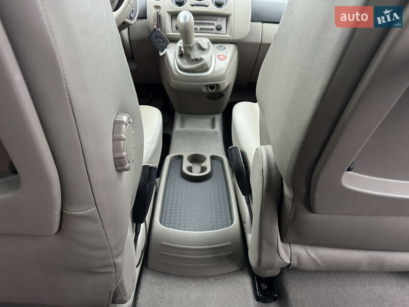 Мінівен Renault Scenic 2004 в Києві