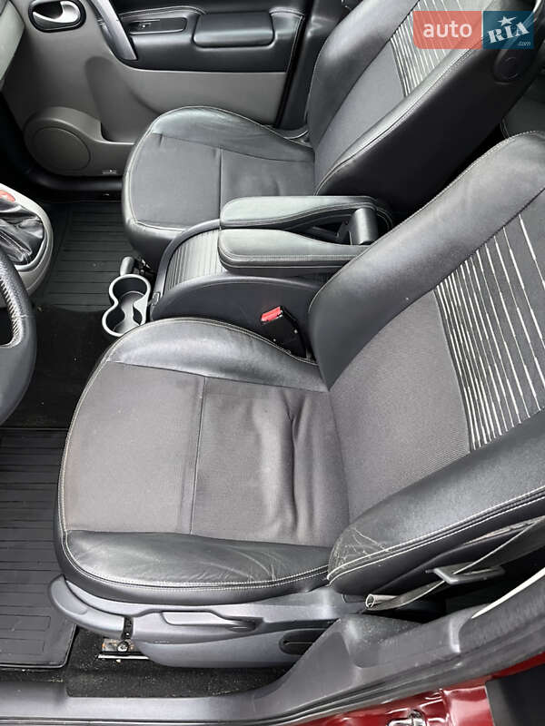 Минивэн Renault Scenic 2008 в Луцке фото 38 Минивэн Renault Scenic 2008 в Луцке