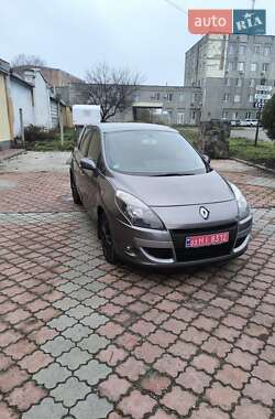 Минивэн Renault Scenic 2011 в Черкассах
