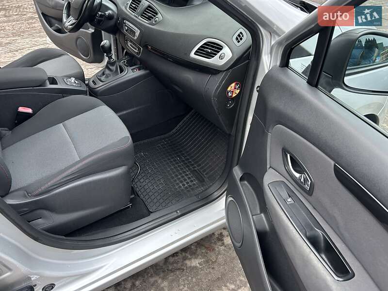 Мінівен Renault Scenic 2013 в Рівному фото 24 Мінівен Renault Scenic 2013 в Рівному