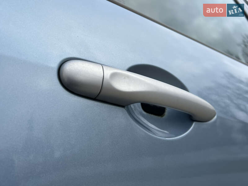 Минивэн Renault Scenic 2011 в Луцке