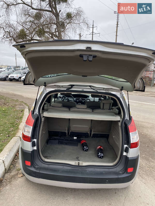 Минивэн Renault Scenic 2005 в Ровно