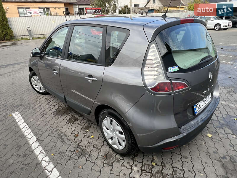 Минивэн Renault Scenic 2012 в Демидовке
