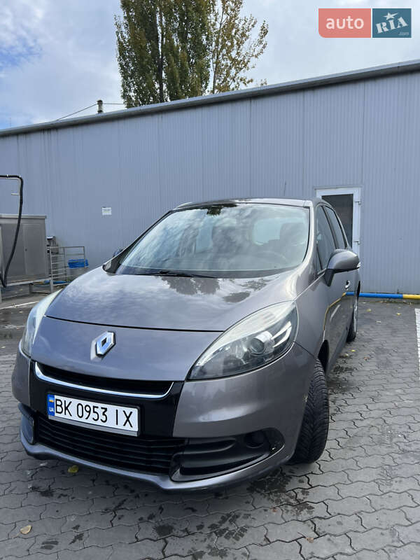 Минивэн Renault Scenic 2012 в Демидовке