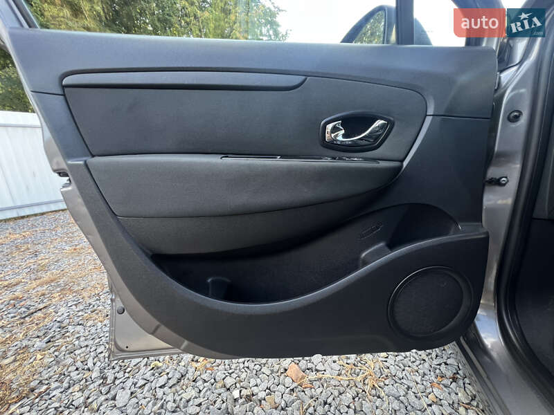 Минивэн Renault Scenic 2012 в Демидовке