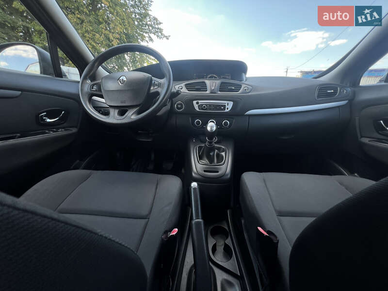 Минивэн Renault Scenic 2012 в Демидовке