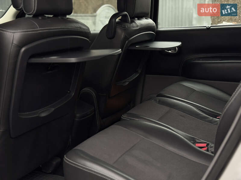 Минивэн Renault Scenic 2005 в Дрогобыче