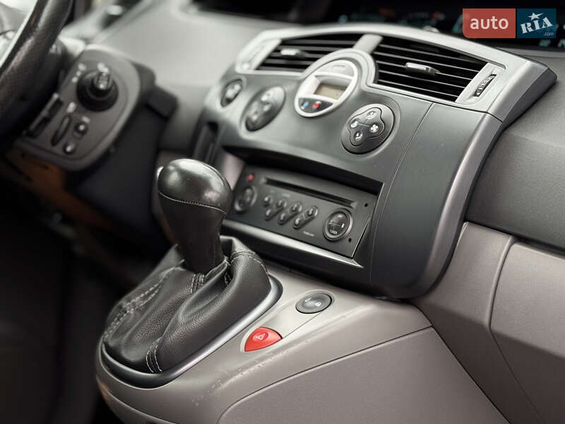 Минивэн Renault Scenic 2005 в Дрогобыче