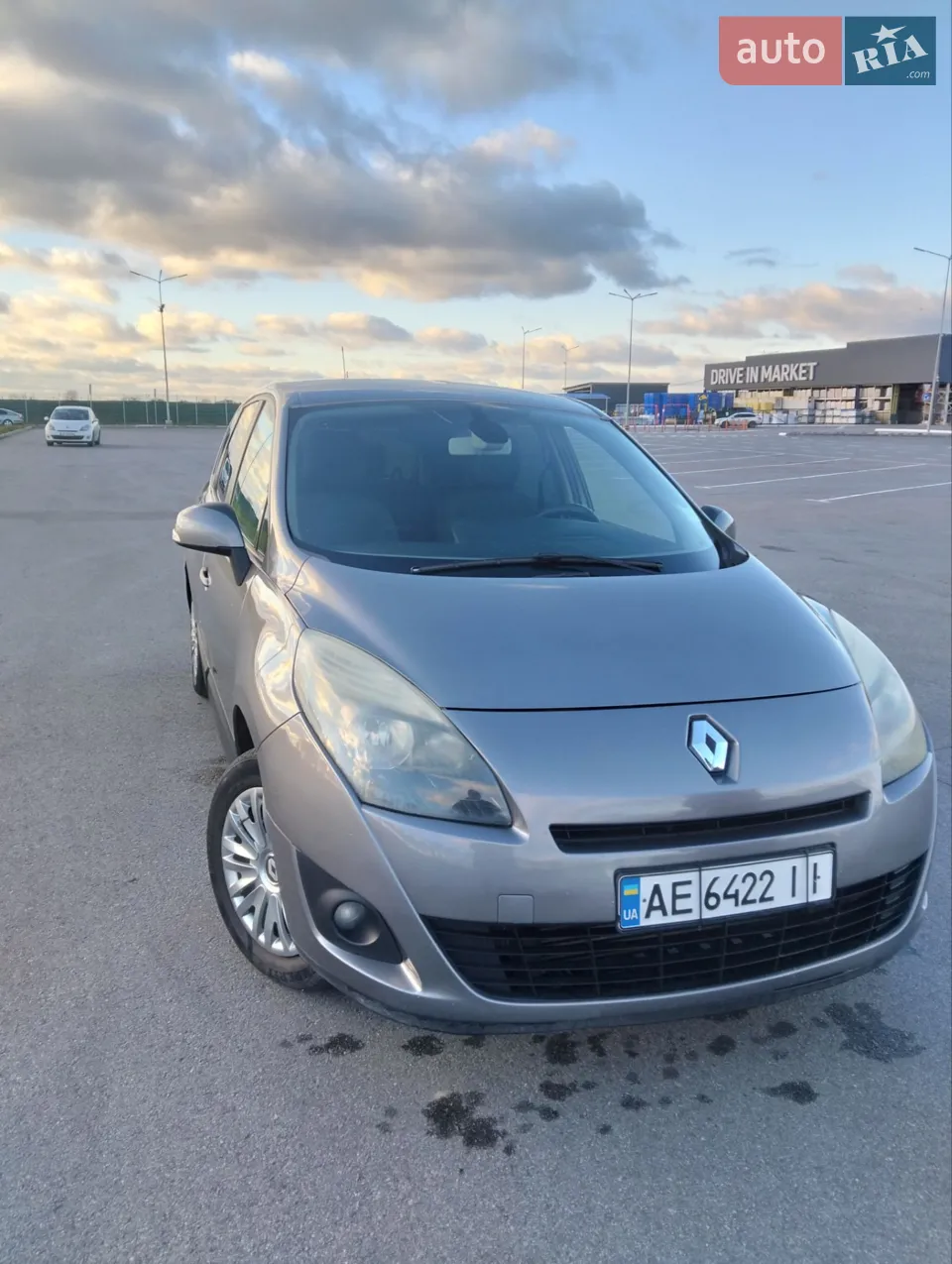 2010 Renault Scenic - мініатюра 16