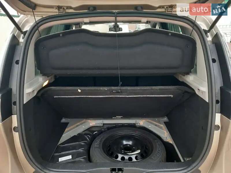 Мінівен Renault Scenic 2015 в Старокостянтинові