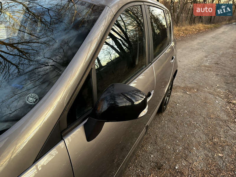 Минивэн Renault Scenic 2015 в Житомире