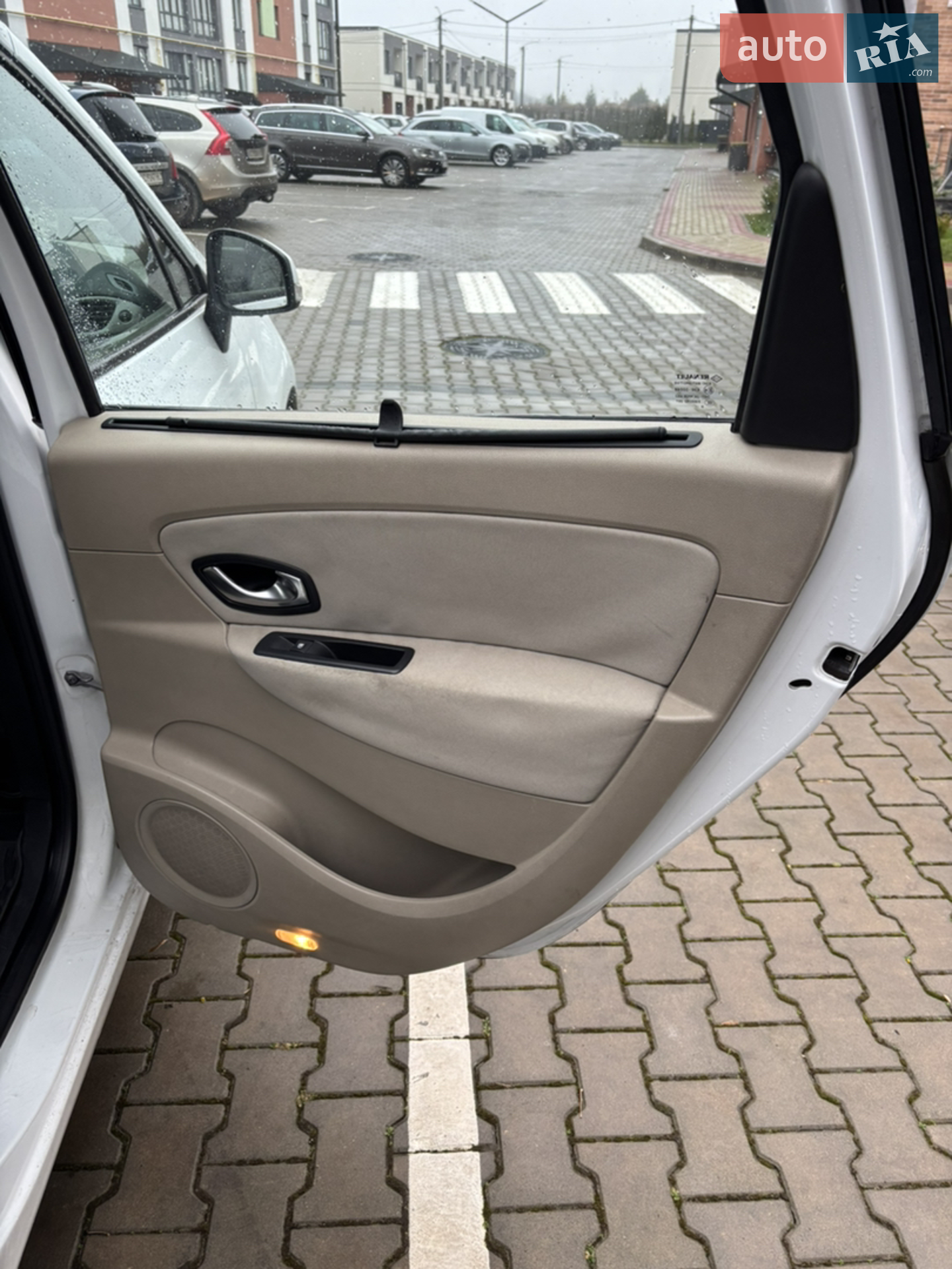 2010 Renault Scenic - мініатюра 15