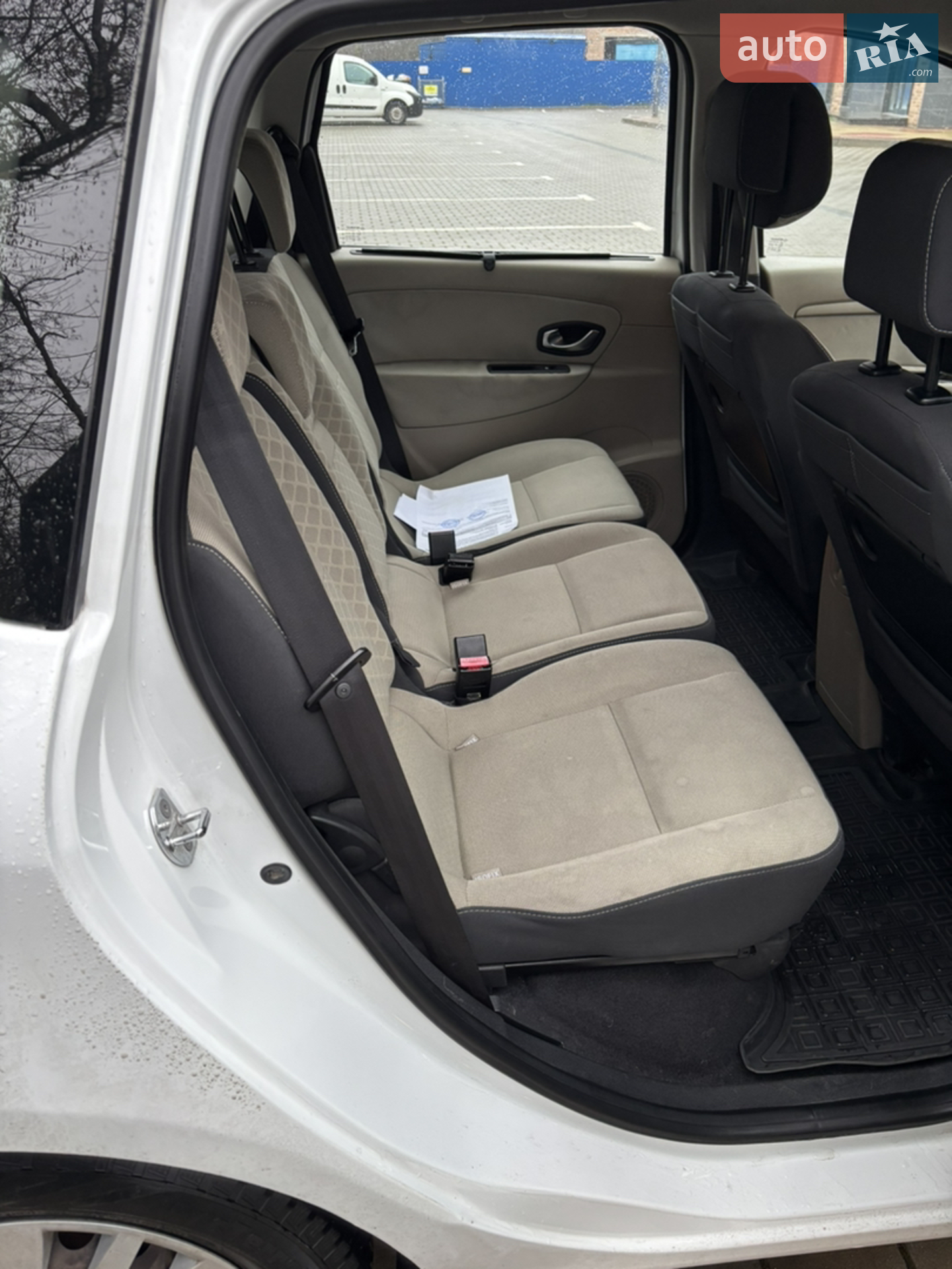 2010 Renault Scenic - мініатюра 16