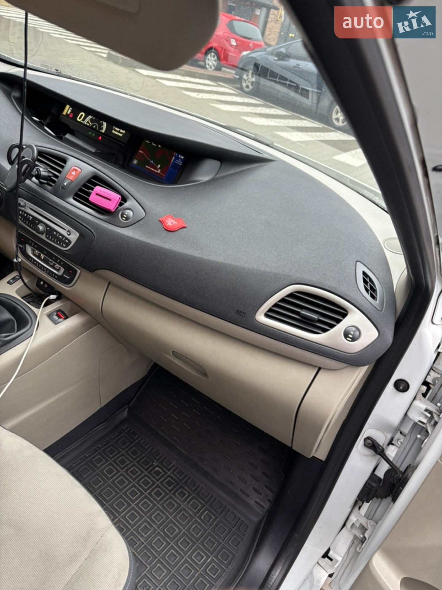 2010 Renault Scenic - мініатюра 23