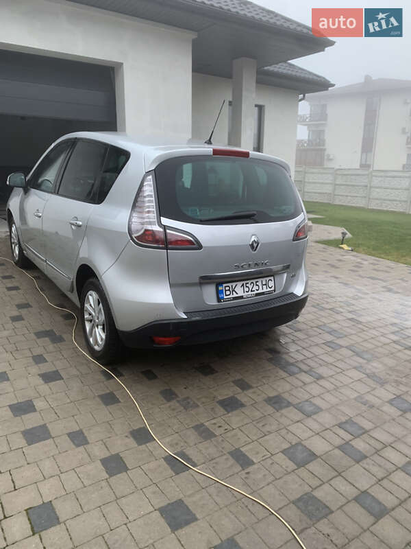 Минивэн Renault Scenic 2015 в Ровно