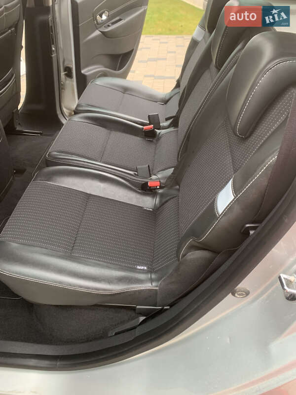 Минивэн Renault Scenic 2015 в Ровно