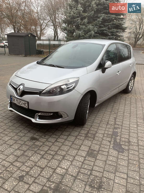Минивэн Renault Scenic 2015 в Ровно