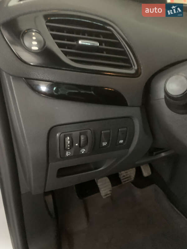 Минивэн Renault Scenic 2015 в Ровно