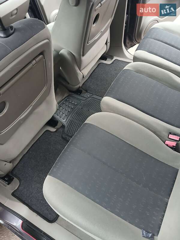 Мінівен Renault Scenic 2005 в Тернополі