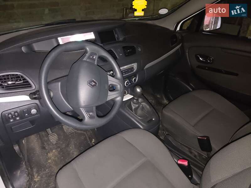 Минивэн Renault Scenic 2012 в Сумах