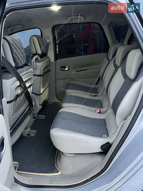 Мінівен Renault Scenic 2005 в Овручі