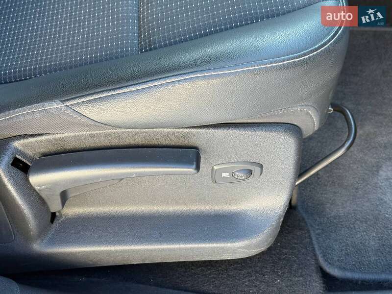 Минивэн Renault Scenic 2011 в Кропивницком