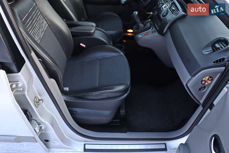 Минивэн Renault Scenic 2005 в Кременчуге фото 10 Минивэн Renault Scenic 2005 в Кременчуге