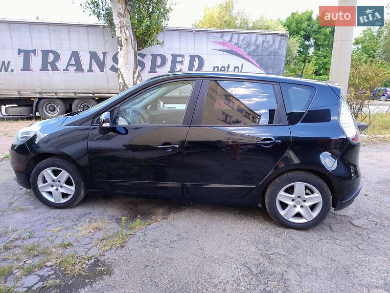 Минивэн Renault Scenic 2016 в Запорожье