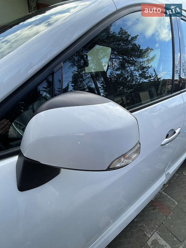 Мінівен Renault Scenic 2010 в Львові