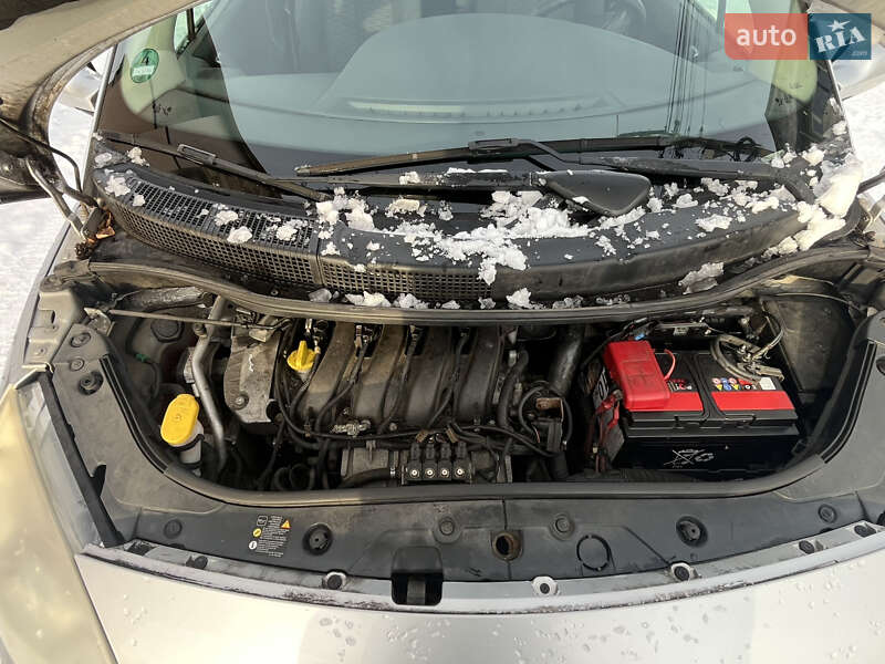 Минивэн Renault Scenic 2006 в Черновцах