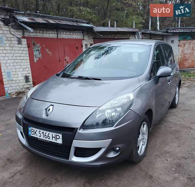 Минивэн Renault Scenic 2011 в Чернигове
