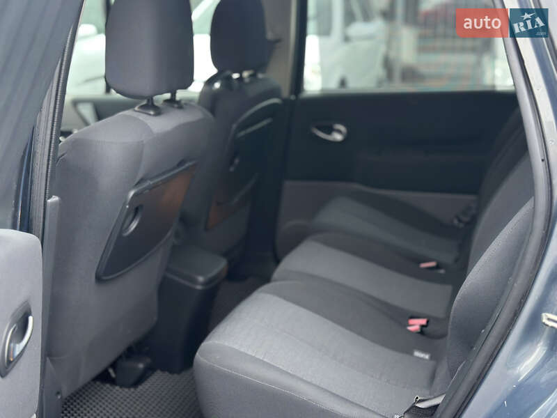 Минивэн Renault Scenic 2006 в Староконстантинове