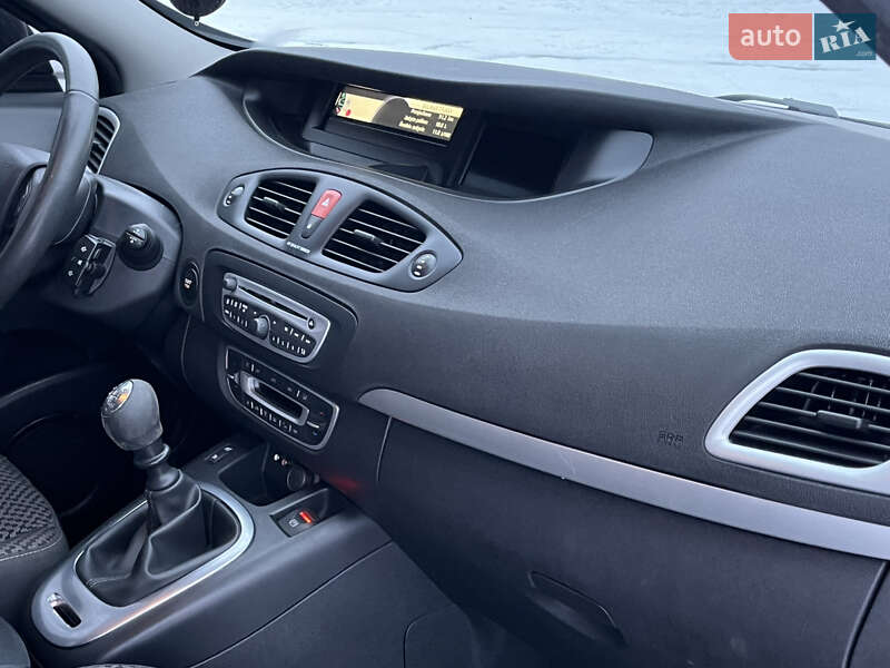 Минивэн Renault Scenic 2011 в Черкассах