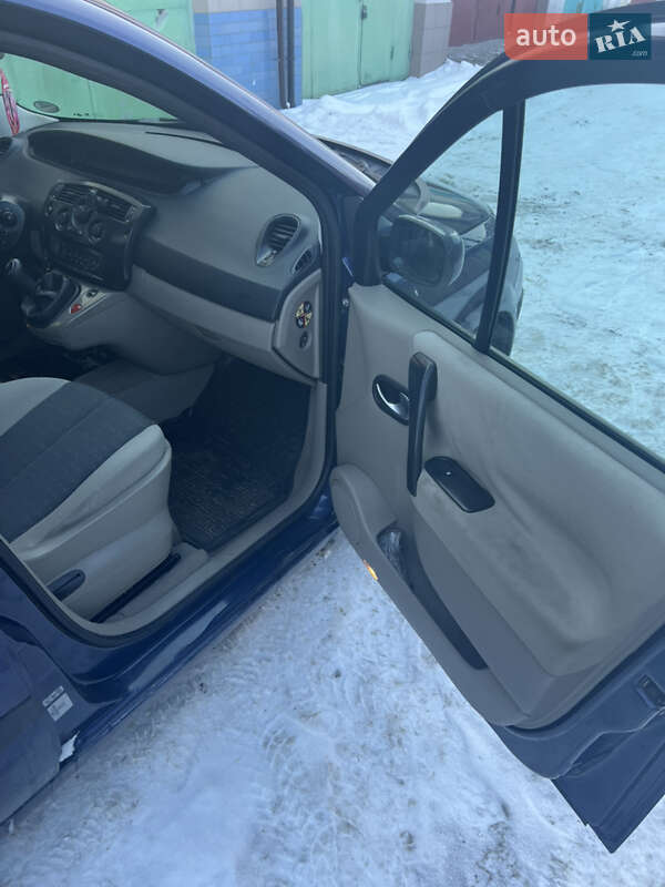 Минивэн Renault Scenic 2004 в Киеве фото 5 Минивэн Renault Scenic 2004 в Киеве