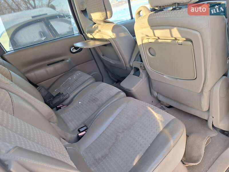 Мінівен Renault Scenic 2004 в Чернівцях